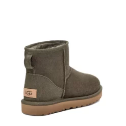 Botte UGG CLASSIC MINI II 13 Botte UGG CLASSIC MINI II -Pegashoes Shop botte ugg classic mini ii 5
